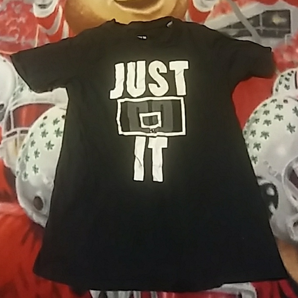 NIKE boys short sleeve tshirt